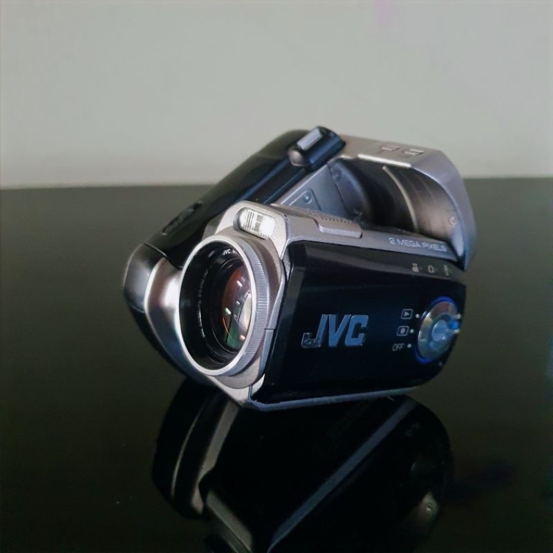 [RARE ITEM] Camcorder Kamera Digital JVC GZ-MC200