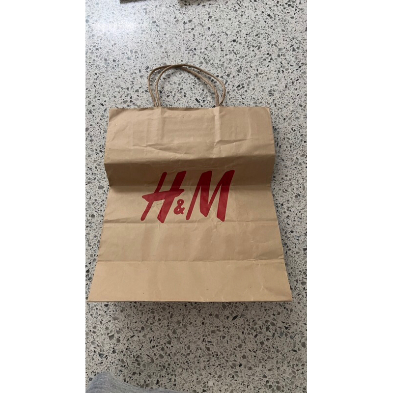 

paperbag shopping bag sociolla zara hm charlesnkeith metro pomelo chocochips