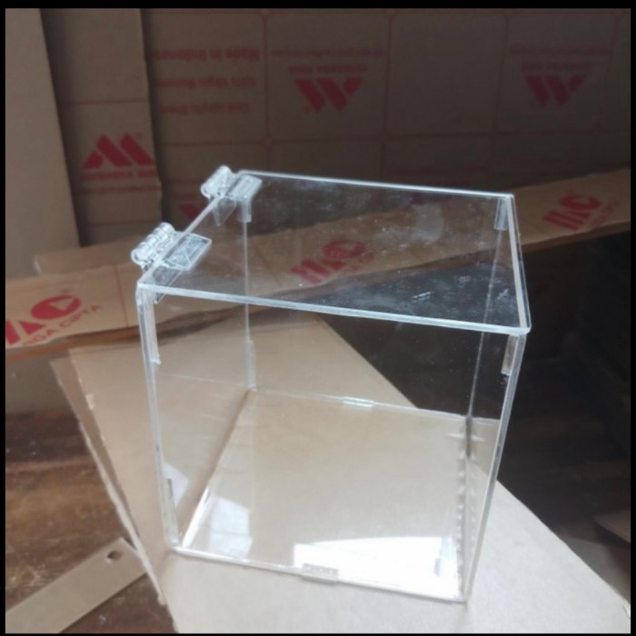 

Acrylic / Akrilik Box 2mm Bening + Engsel (20cm x 20cm x 30cm)