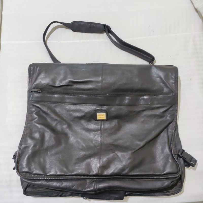 Tas kulit buat jas condotti preloved