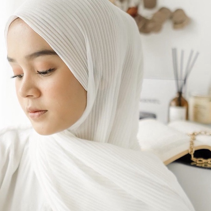 KI3 pashmina plisket Broken white  Pashmina Plisket Putih tulang BW