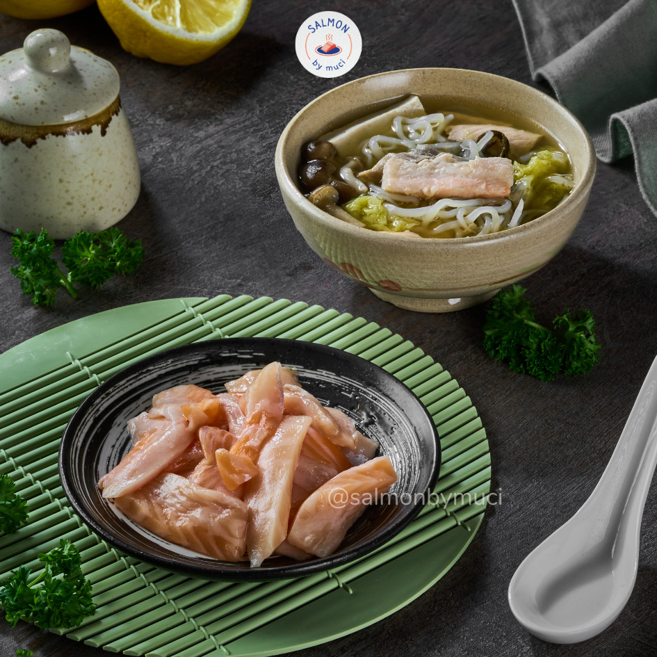 

[READY] Salmon Belly Trim & Salmon Cubes