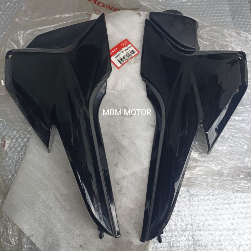 TUTUP ACCU AKI BODI BODY SAMPING KANAN KIRI HITAM HONDA MEGAPRO MEGA PRO PRIMUS ORI AHM