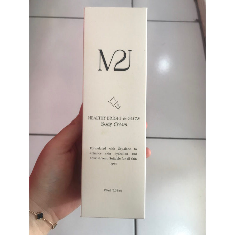 M2J WHITENING BODY CREAM WITH MILK SENSATION 150ML