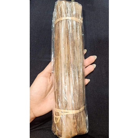 

MURRRMERRR GULA AREN BUNGKUS DAUN PER LONJOR ASLI BLITAR BERAT 65GR