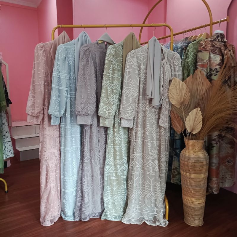 GAMIS BROKAT KEKINIAN
