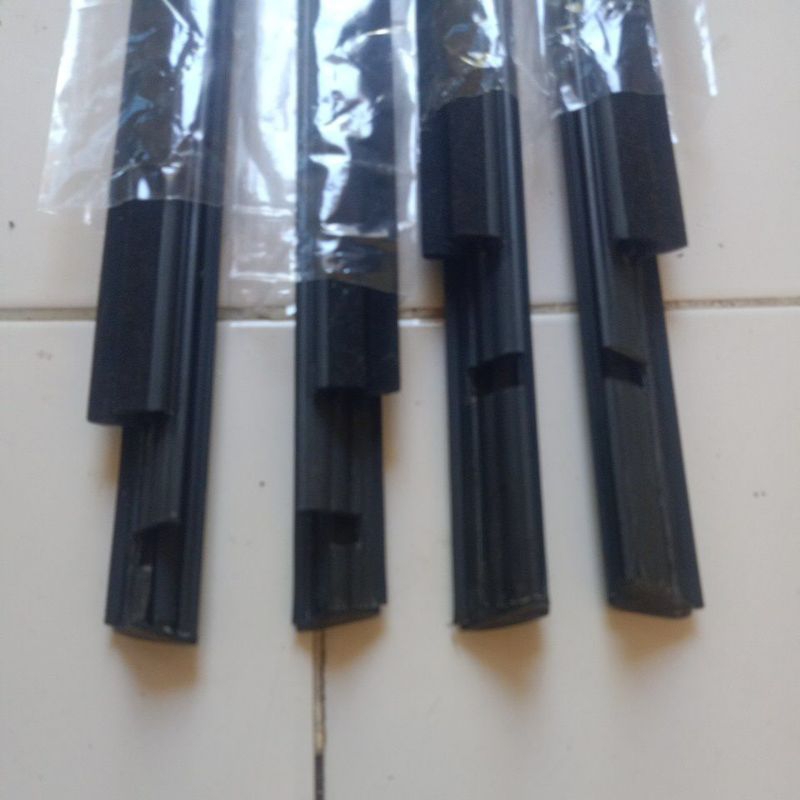 karet pelipit kaca karet whiter strip Kaca pintu mobil APV hitam