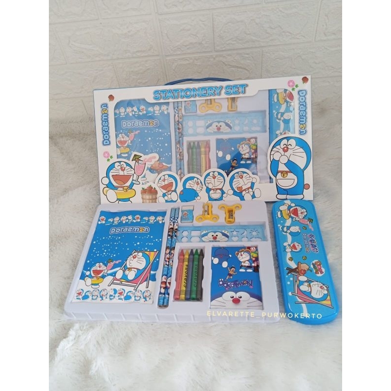 

Alat Tulis Anak karakter kartun. Lengkap dan lucu. Cocok untuk kado atau sovenir ulang tahun