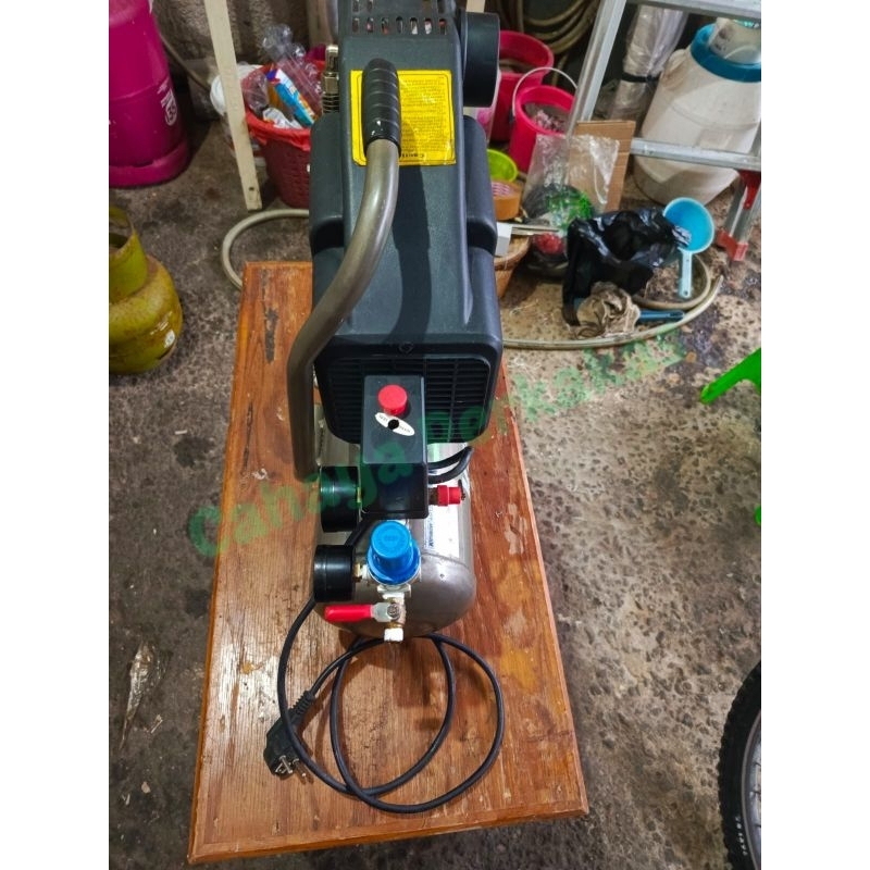 Kompresor Krisbow Angin 1 HP 8 Bar 8 Liter Bekas Berkualitas