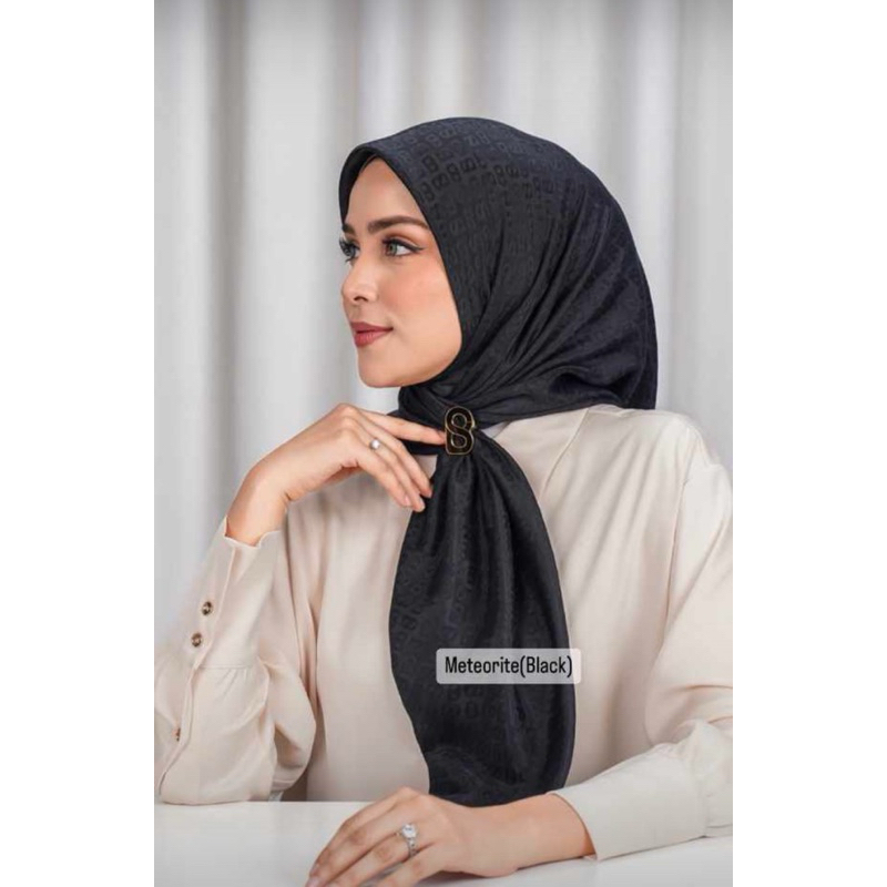 TAPIS EMBOSSED ~ BUTTONSCARVES