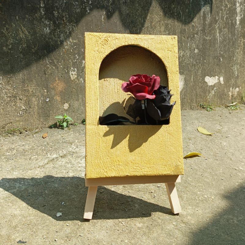 

Flower Box Aesthetic Gold Stone + Standing Kayu Mini Ukuran 20x30