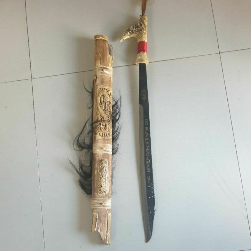 Mandau Kalimantan mandau Senjata khas Suku Dayak Kalimantan .mandau panjang 80.cm mandau  Dayak kali