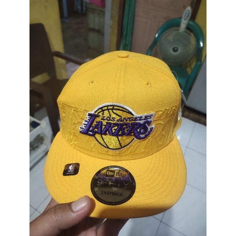 topi new era Lakers kuning 2023