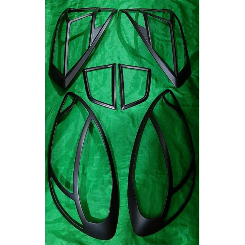 Garnish lampu depan belakang mobilio rs 2014-2016