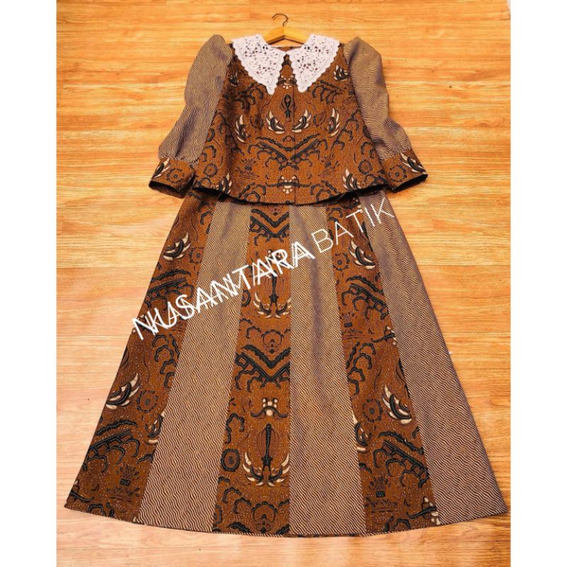 SETELAN BATIK MODERN INDONESIA