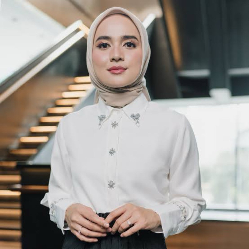 PRELOVED Efra Top White Jenna and Kaia size S LD98