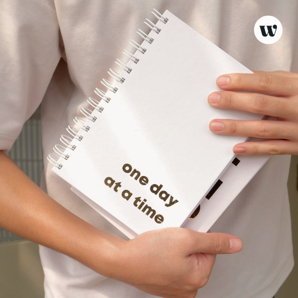 

ONE DAY AT A TIME Planner - Buku Planner 2024 - Buku Agenda 2024 / Journal 2024 / Planner Book 2024