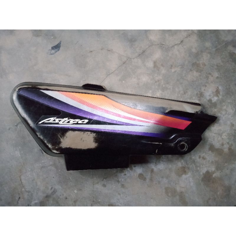 Cover Tepong Kempol Tutup Aki Accu Bagian Kanan Honda Astrea Grand Bulus Impressa Legenda Original S