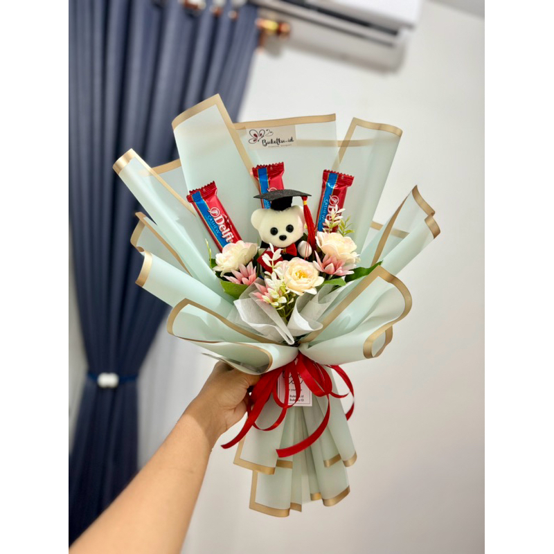 

Ready stock batam graduation bouquet / Rose bouquet / bouquet murah batam