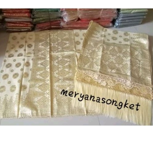 Songket Palembang rakam pengantin