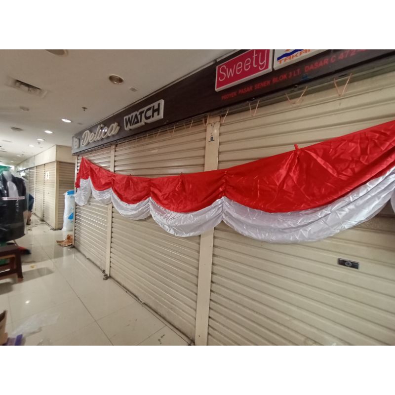 

vitrase atau dekorasi kantor/sekolah bahan satin