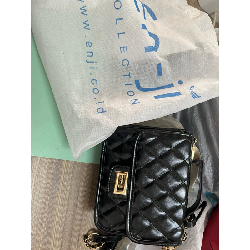 tas selempang enji