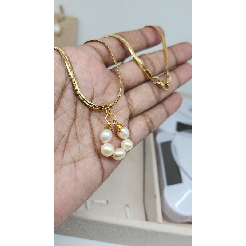 kalung belut titanium liontin lapis emas mutiara air tawar cantik