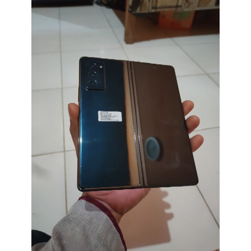 z fold 2 minus layar depan