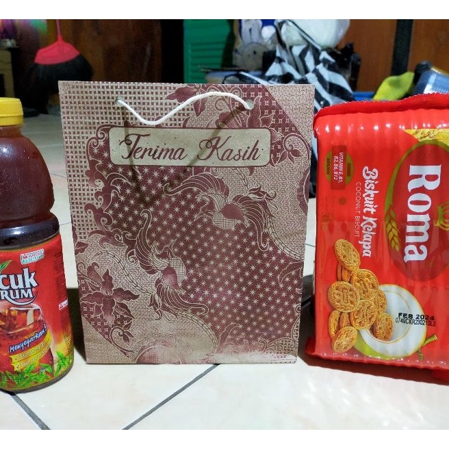 

Cashback PROMO MURAH 1 PCS PAPER BAG MOTIF BATIK TERIMA KASIH TALI BESAR DAN KUAT