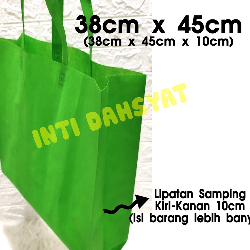 

KF7 Tas Spunbond Goodie Bag Non Wooven Handle Lipat Samping 38x451 isi 12lembarLusin Tas Sembako Besar PALING MURAH