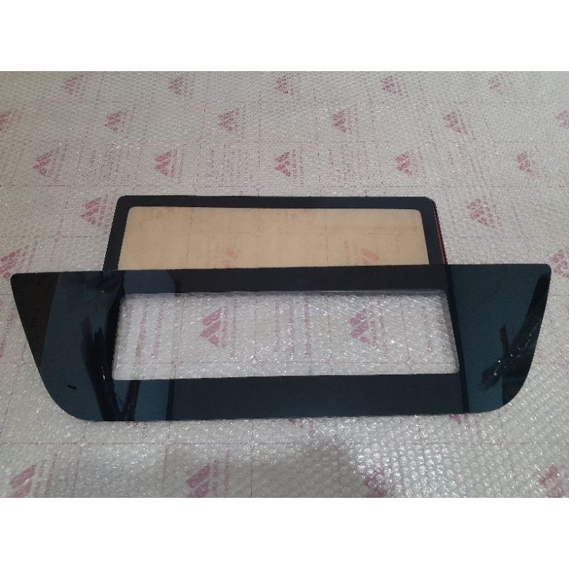 TATAKAN/COVER PLAT NOMOR ACRYLIC MOBIL INNOVA LAMA MODEL CUSTUM