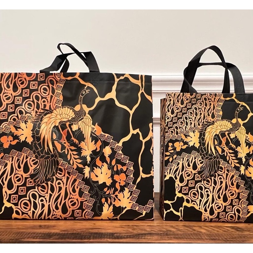

FG2 LUSINAN TAS GOODIEBAG LAMINASI BATIK NUSANTARA TAS SPUNBOND HAMPERS SOUVENIR LUSINAN Standing Box