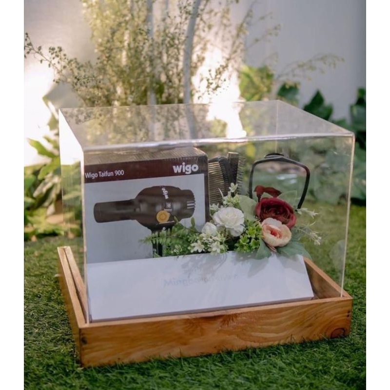 

Kotak Hantaran Plus Mika Custom Ukuran XL 40x40cm Kotak Hantaran Kayu