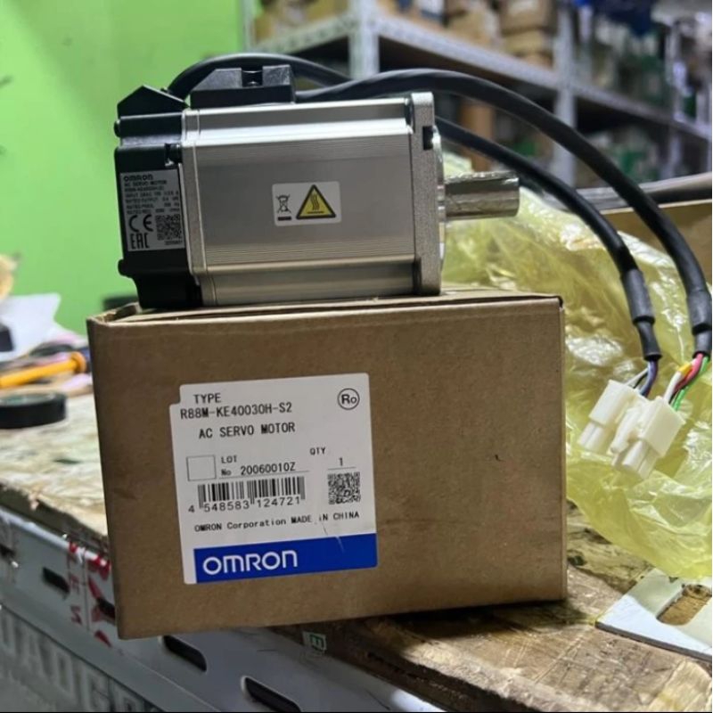 AC SERVO MOTOR OMRON R88M-KE40030H-S2 ORIGINAL ASLI
