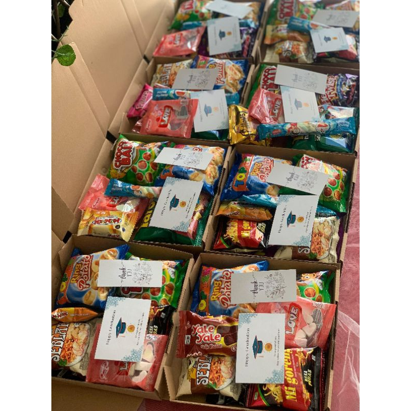 

Hampers Snack Gift Box Kado Ultah Graduation Bingkisan Ulang Tahun