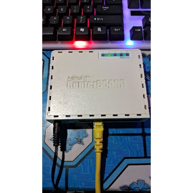 MIKROTIK RB750Gr3 Bekas