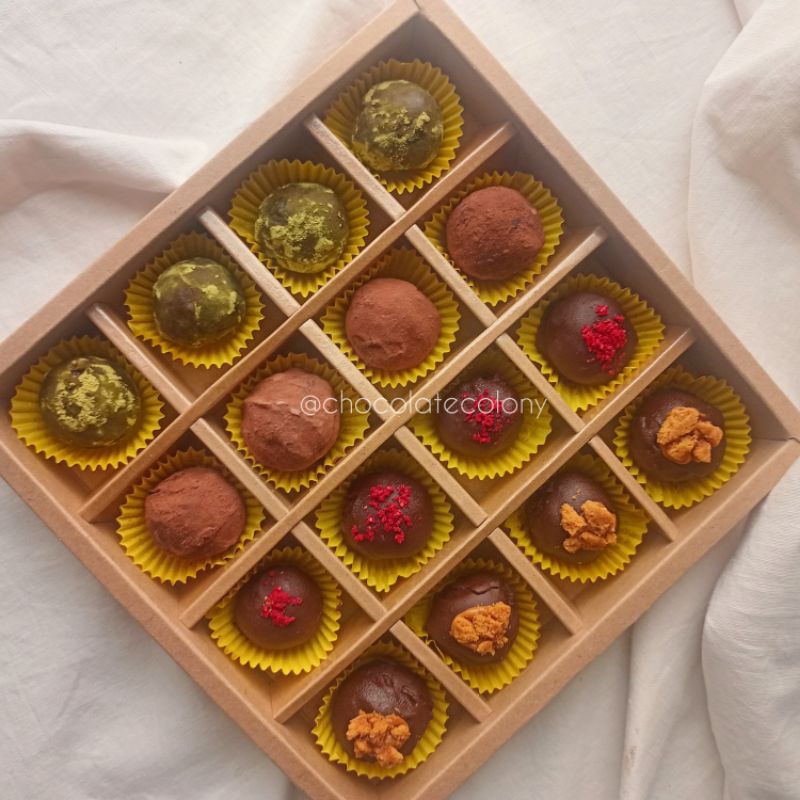 

(only instant/sameday, JADETABEK) Chocolate Truffles by Chocolate Colony