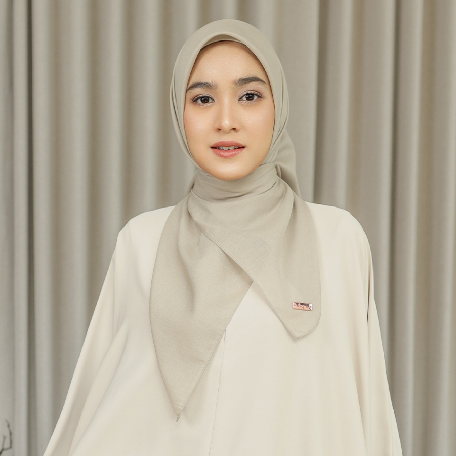 Lozy Hijab - Sada Voal (Hijab Segiempat Polos Bahan Voal)
