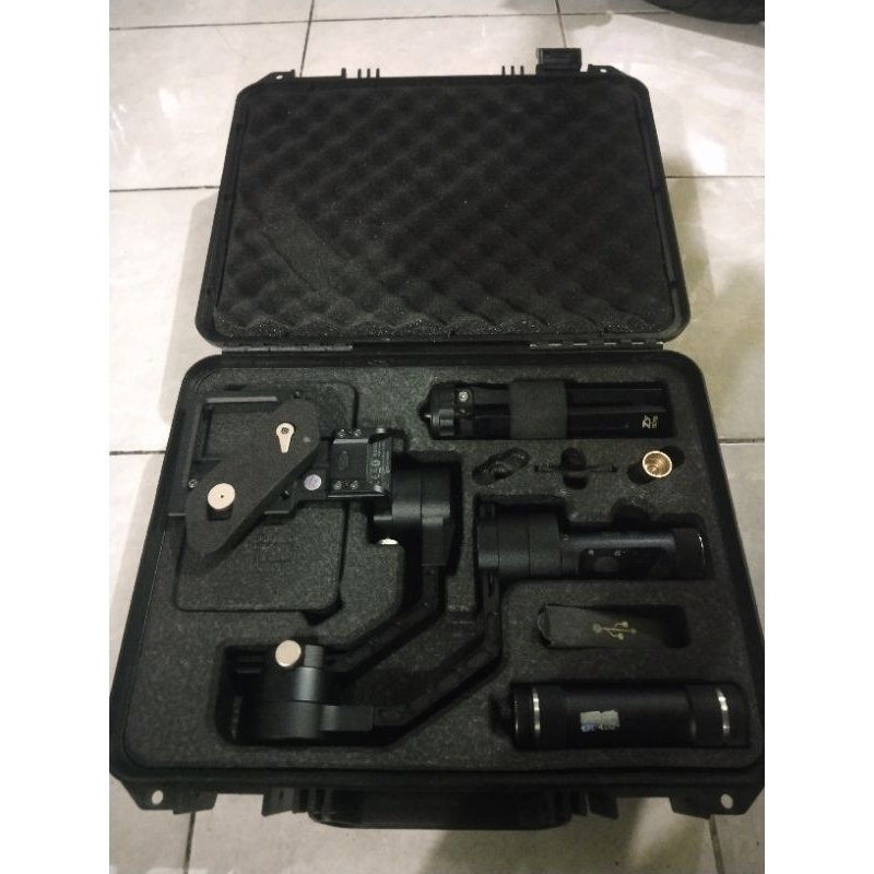 ZHIYUN CRANE PLUS STABILIZER KAMERA (SECOND)