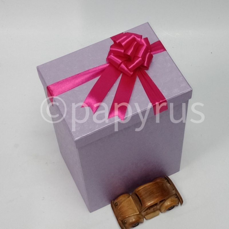 

PAPYRUS 15x20 Tinggi 30cm Kotak Kado Gift Box V1