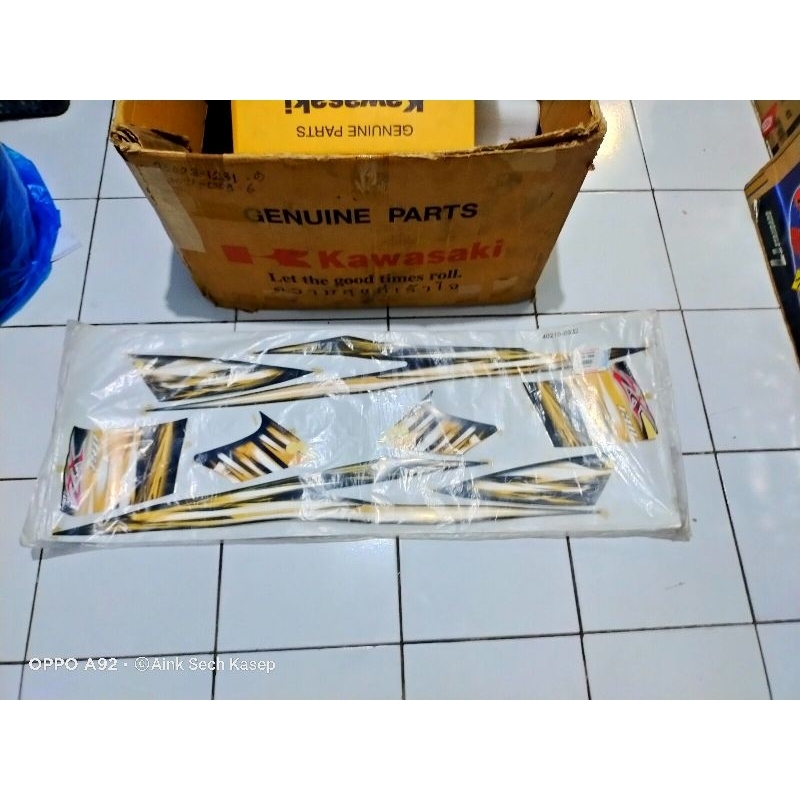 striping zx130 hitam 2009 40210-0932