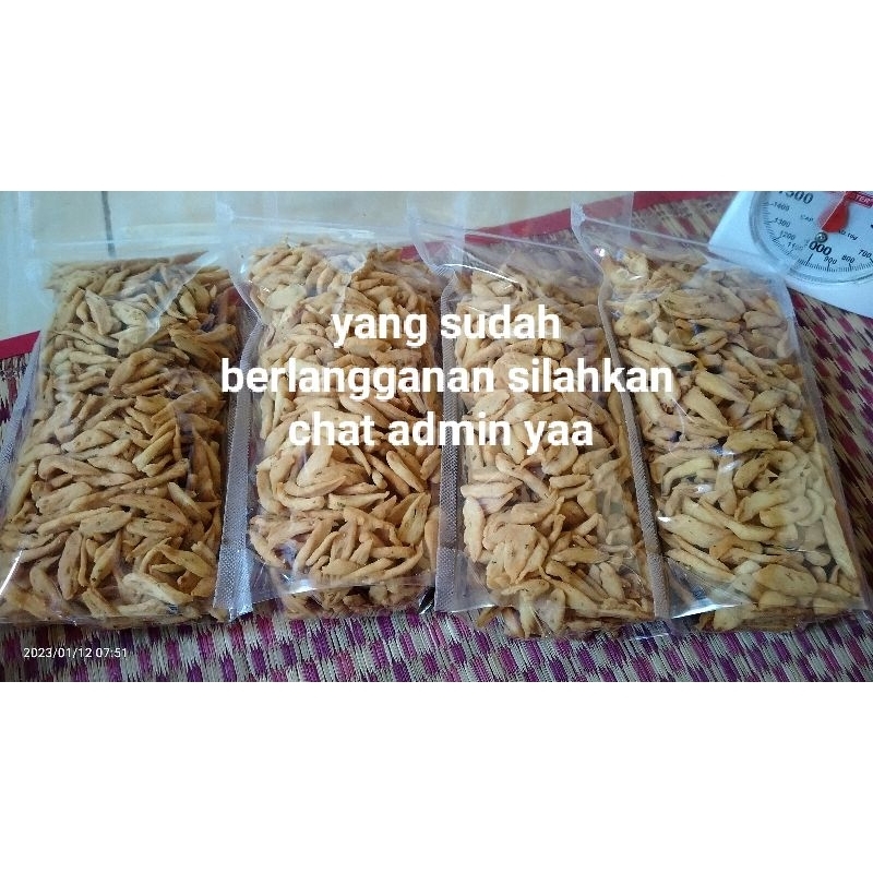

Ay00! Kue Bawang Gunting Khas Padang 500 gr { 1/2 kg }