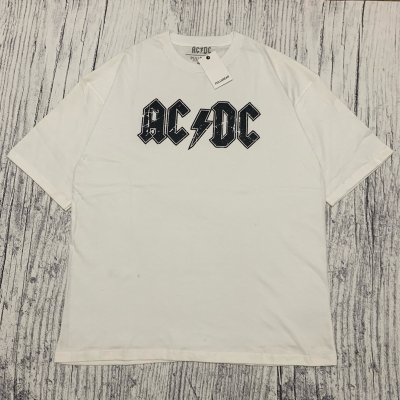 Baju Kaos Pull&Bear Oversize ACDC Logo Back Print - T Shirt ACDC Oversized Model White 24s