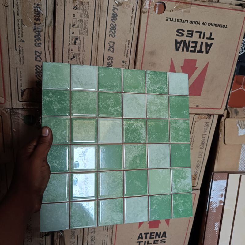 keramik lantai dinding 30x30 kolam renang Atlantik green atena
