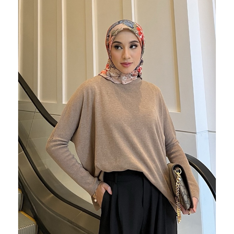 BATWING SWEATER BY GONEGANI