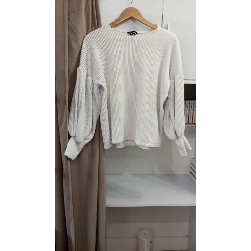 ATASAN WANITA PUTIH BLOUSE KAOS PLISKET INNER LENGAN BALON PRELOVED