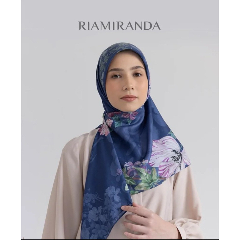ASTARIA SCARF RIA MIRANDA, NEW ORIGINAL WITH BOX