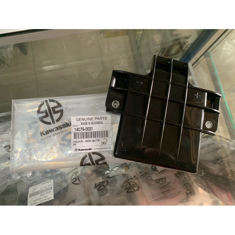 COVER TUTUP AKI KLX 150 ORI 14079-0031