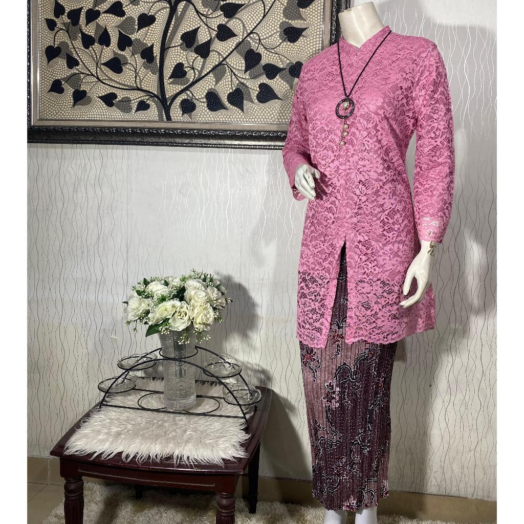 KEBAYA BROKAT MODEL TUNIK TERBARU