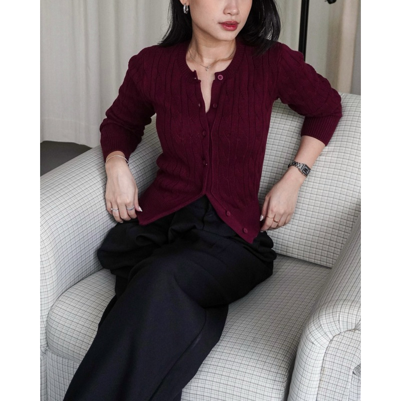 IK karakiri - Carol Cable Knit Cardigan